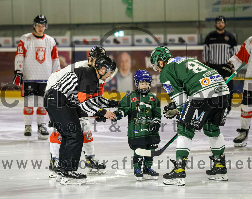2024-01-12_002_TSV_Erding_gegen_EV_Dingolfing | Erding, Deutschland, 12.01.2024:
Eishockey, Bayernliga Vorrunde 2023 / 2024, 24. Spieltag, TSV Erding gegen EV Dingolfing, Endergebnis: 10:2

Maximilian Forster (Erding Gladiators, #81)

Foto: Christian Riedel / fotografie-riedel.net