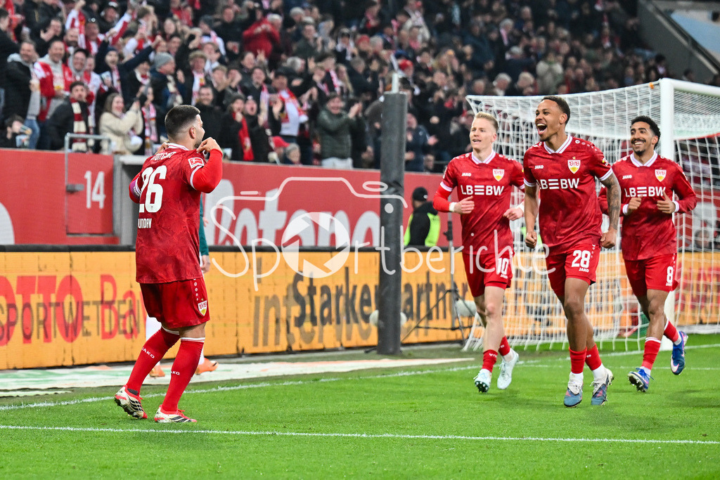FC Augsburg - VfB Stuttgart | AUGSBURG, GERMANY - 22. MAERZ: Jubel der Gäste nach dem Treffer zum 1-4 durch Deniz UNDAV (VfB Stuttgart 26) / Tor / Torschuetze / Freude / Happy während dem Bundesligamatch zwischen dem FC Augsburg und dem VfB Stuttgart am 27. Spieltag in der WWK Arena / DFL REGULATIONS PROHIBIT ANY USE OF PHOTOGRAPHS AS IMAGE SEQUENCES AND/OR QUASI-VIDEO