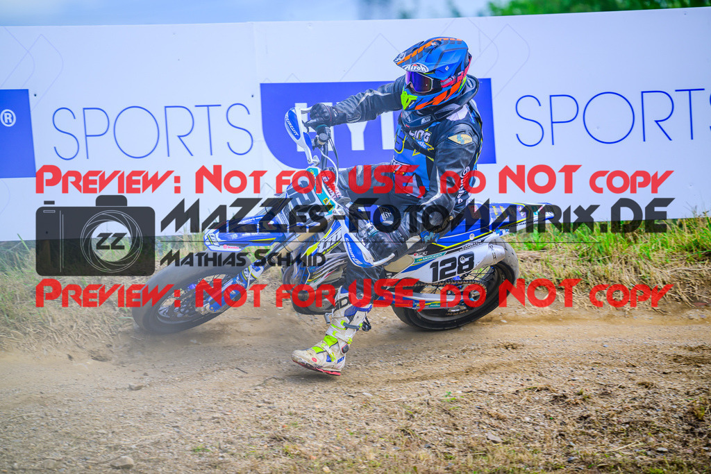 MaZZes_FotoMatrix_240713_6007705_9474 | UE40