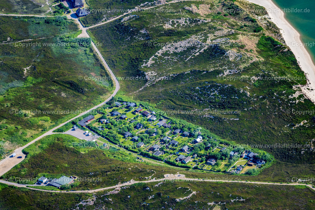 Sylt_Hörnum_Kleingartenverein_Hörnum_Aussichtspunkt_Hörnumer_Moewennest_ELS_8871210625 | HöRNUM (SYLT) 21.06.2025 Kleingartenanlagen des Vereins - der Laubenkolonie " Hörnum " an der Straße Osterende in Hörnum (Sylt) Insel Sylt im Bundesland Schleswig-Holstein, Deutschland. Weiterführende Informationen bei: Landesverband der Kleingartenvereine Schleswig-Holsteins e. V.. // Allotments gardens plots of the association - the garden colony " Hoernum " on street Osterende in Hoernum (Sylt) island Sylt in the state Schleswig-Holstein, Germany. Further information at: Landesverband der Kleingartenvereine Schleswig-Holsteins e. V.. Foto: Martin Elsen