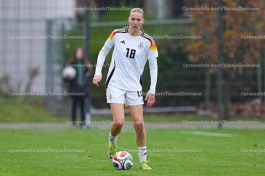 xYDRx26112502045 | 26.11.2025, xydrx, Fußball, Länderspiel, EM-Qualifikation U19-Frauen, Belgien - Deutschland, Sportschule Wedau: Mia-Lena Maas (GER #18)