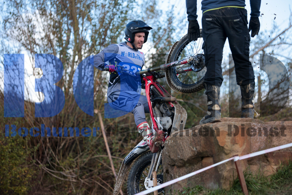 SES_DMTRIA20240929-28 | bond - Realisiert mit Pictrs.com