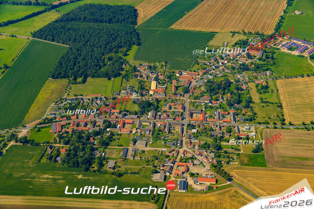 Luftbild Vs Google Maps  Erxleben  Osterburg -Das Luftbild wurde 2025 vom UL-Flugzeug heraus erstellt ( keine Drohnenluftbilder ) - Hochauflösende Luftaufnahme -Nicht vergleichbar mit Google Maps oder Satelittenbilder- Die Geschenkidee !Mit Lizenz und Bildrechte bestellbar