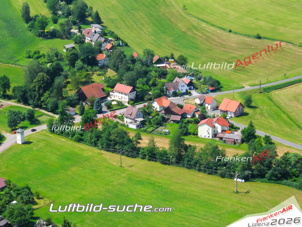 Die Luftaufnahme Weides - Küps wurde vom UL-Flugzeug (keine Drohne) aus fotografiert.Hohe Druck- Auflösung-die Geschenkidee!