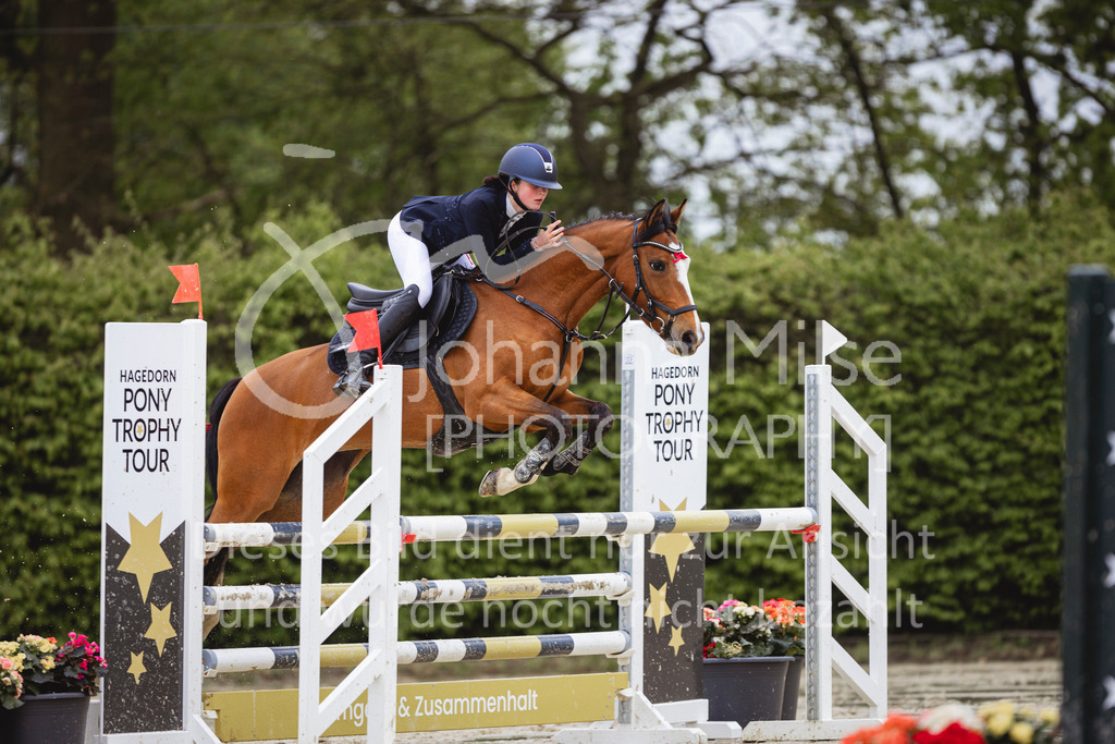 240426_Olfen-Vinnum_PonyTrophy-299 | Deine schönsten Turniermomente als professionelle Fotos! Entdecke hochwertige Pferdesport-Fotografie im Online-Shop. Jetzt Fotos finden & bestellen!