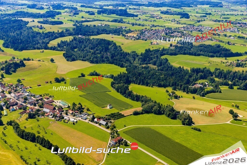 Luftaufnahme von Niederstaufen Sigmarszell Bild- Das Luftbild wurde 2025 vom UL-Flugzeug heraus erstellt ( keine Drohne ) - Hochauflösende Luftaufnahme -Nicht vergleichbar mit Google Maps oder Satelittenbilder- Die Geschenkidee !Mit Lizenz und Bildrechte bestellbar