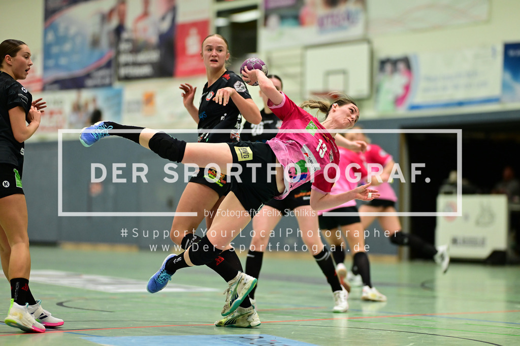 Handball I Frauen I Saison 2024-2025 I 2. HBF I 16. Spieltag I HL Buchholz 08-Rosengarten - SV Union Halle-Neustadt I 072429 | Wurf Madeleine Östlund (13, SV Union Halle-Neustadt) - Realisiert mit Pictrs.com