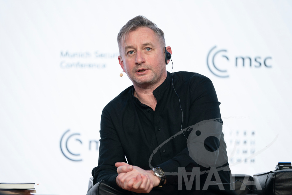 _DWA2940 | Die MSC Security and Literature Series der Münchner Sicherheitskonferenz wird von der ZEIT mitveranstaltet und vom Literaturhaus München unterstützt. Am Donnerstag, 12. Februar (19-20 Uhr), spricht Autor Serhiy Zhadan aus Charkiw mit Chrystia Freeland, Sonderbeauftragte für den Wiederaufbau der Ukraine und ehemalige stellvertretende Premierministerin Kanadas, über die Zukunft der Ukraine - Realisiert mit Pictrs.com