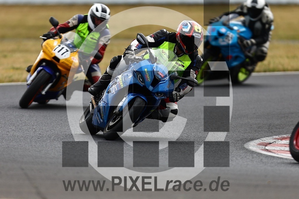 inst-20250717_03659 | Schöne Erinnerungen an spannende Momente - das festzuhalten ist unser Job. PIXELrace.de ist seit 2003 auf den Rennstrecken Europas unterwegs um die Action draußen beim Fahren und die wunderbare Stimmung imm Fahrerlager für euch einzufangen.