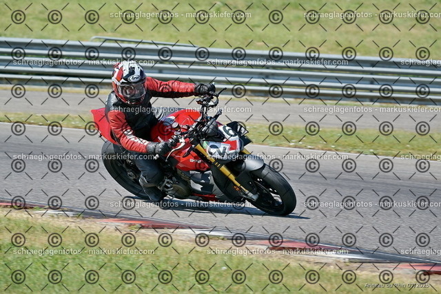25bt04-0430 | markuskiefer.com - Realisiert mit Pictrs.com