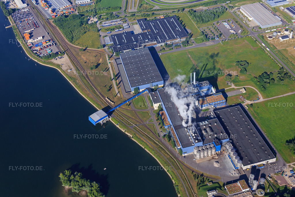 Luftbild: Industriegebiet Am Oberwald mit Papierfabrik Palm GmbH & Co. KG | Werk Wörth am Rhein in Wörth am Rhein im Bundesland Rheinland-Pfalz in Deutschland. Foto: IMG_091788.jpg vom 10.07.2016 durch Werner Riehm/FLY-FOTO.deWerk Wörth: Palm Gruppe