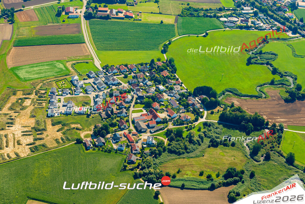 Schrägluftbild  Schwaighausen  Abensberg - Das Luftbild wurde 2025 vom UL-Flugzeug heraus erstellt ( keine Drohne ) - Hochauflösende Luftaufnahme -Nicht vergleichbar mit Google Maps oder Satelittenbilder- Die Geschenkidee !Mit Lizenz und Bildrechte bestellbar