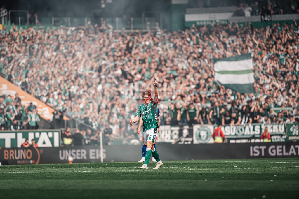 Fußball | Männer | Saison 2025/2026 | 1. Fußball-Bundesliga | 30. Spieltag | SV Werder Bremen vs. Hamburger SV | 18.04.2026 | Torjubel Jens Stage (#06, SV Werder Bremen)