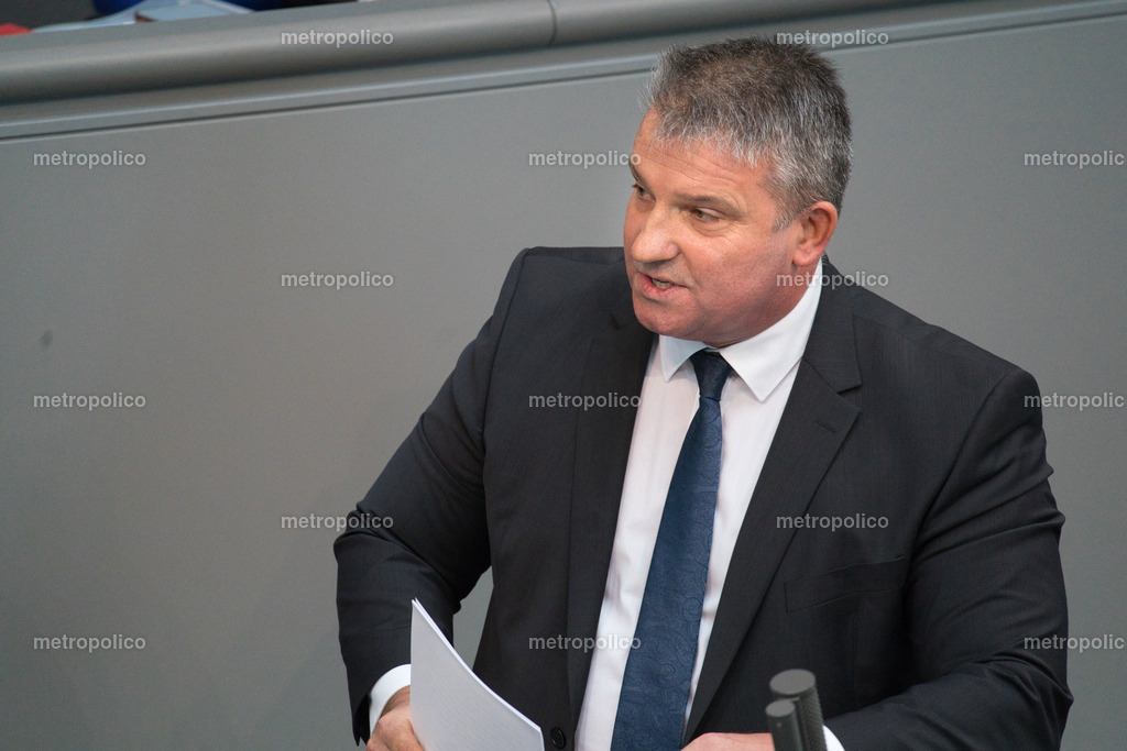 Martin Hess (6) | Metropolico