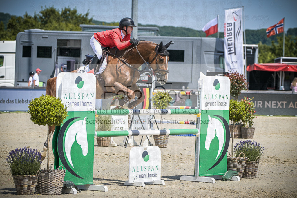 DOS_2051 | Entdecke hochwertige Reitturnierfotos von Foto Oger. Professionell, emotional und authentisch – jetzt Lieblingsmomente im Shop bestellen.Deutschlandweite Turnierfotografie. - Realisiert mit Pictrs.com