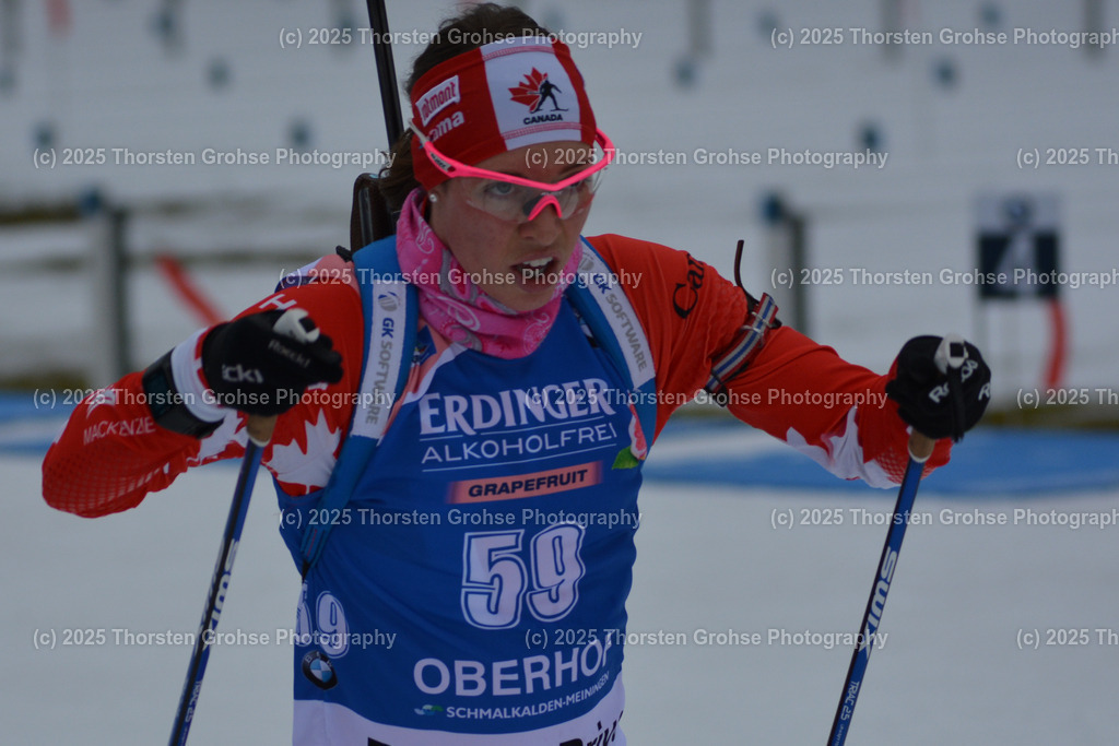 IBU WC Biathlon Oberhof 2018 | TANDY Megan (CAN) verlaesst den Schiessstand; IBU WC Biathlon Oberhof 2018, 10 km Verfolgung der Frauen am 06.01.2018 in der DKB Ski Arena in Oberhof, (Deutschland) - Realisiert mit Pictrs.com