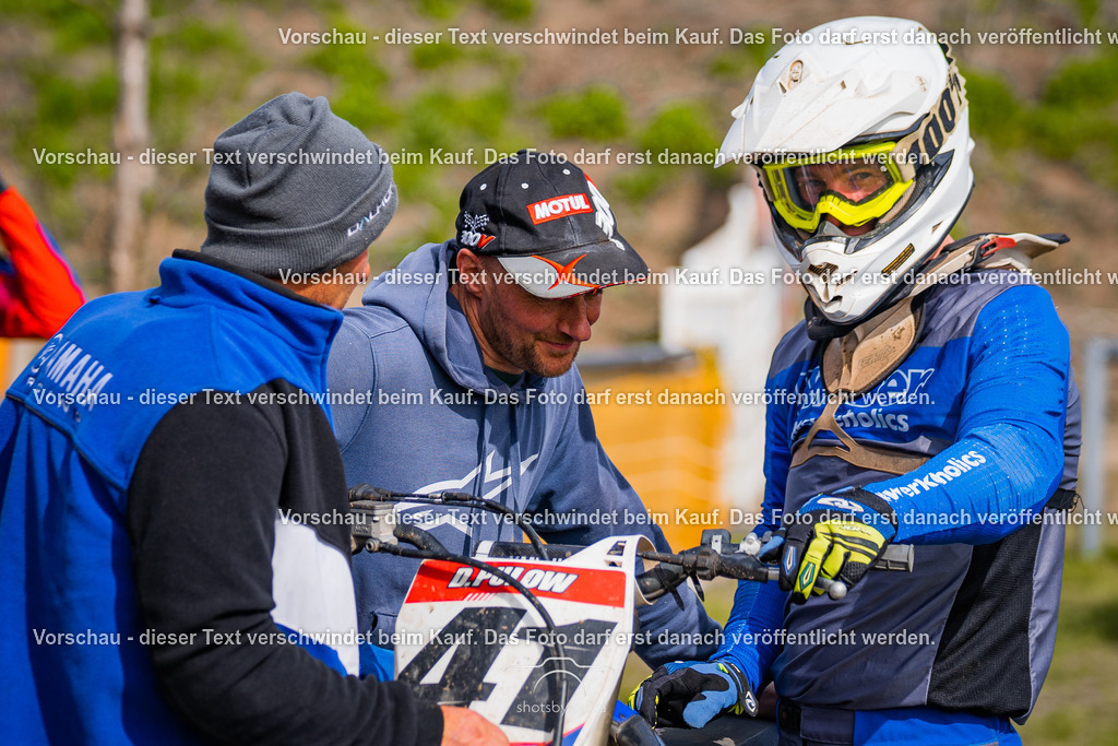 04_13_Bensdorf_MX1-1852 | Sportfotografin aus Berlin-Brandenburg mit Fokus auf Motocross. Ich halte deine sportliche Leistung und echte Emotionen auf und neben der Strecke professionell fest. Entdecke die Fotos von deinem Rennen und bestelle sie direkt hier im Shop.