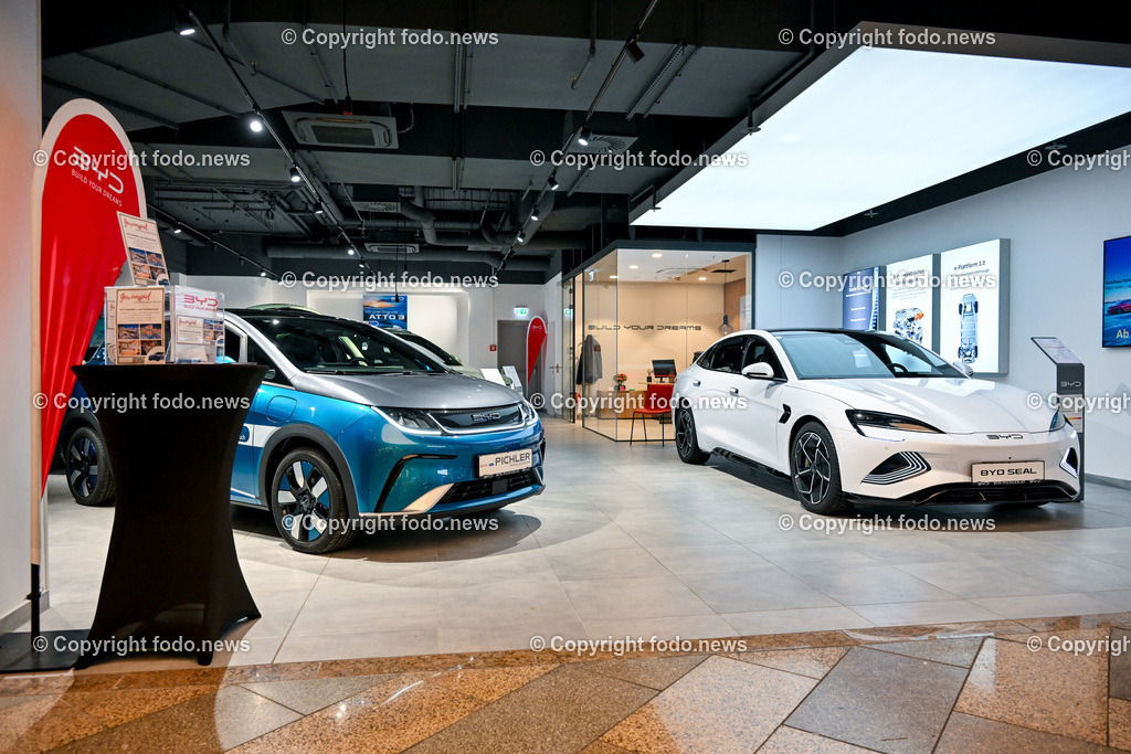 Plus City_ BYD Autohaus Pichler_ 13.12.2023-3 | 13.12.2023, Pasching, AUT, Plus City, im Bild BYD Pichler Autohaus