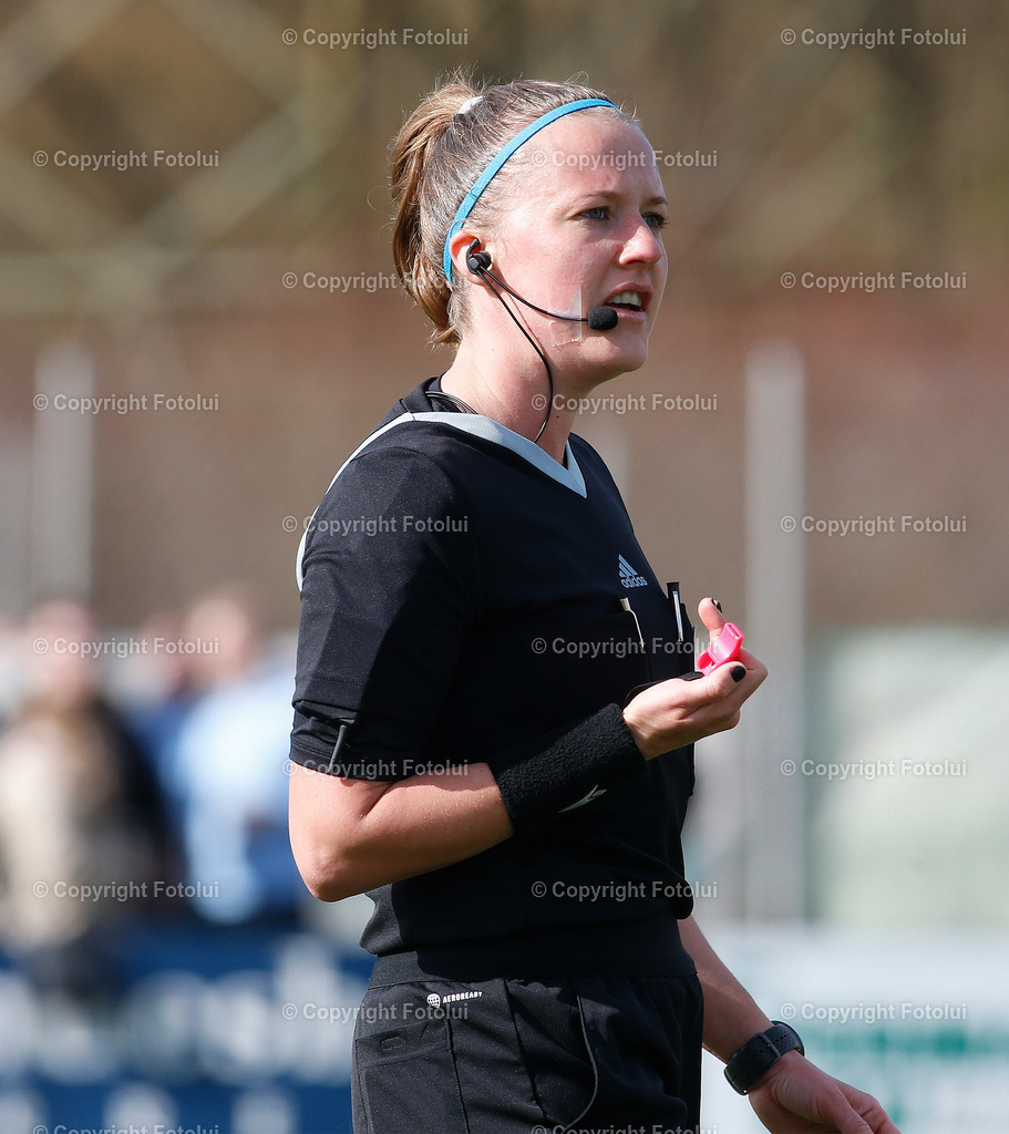 A_LUI_01042023_26 | SPORT,FUSSBALL ,LT1 OOELIGA ASKOE OEDT-UNION EDELWEISS LINZ 01.04.2023 IM BILD: FIFA SCHIEDSRICHTERIN MARIA ENNSGRABER   FOTO:FOTOLUI