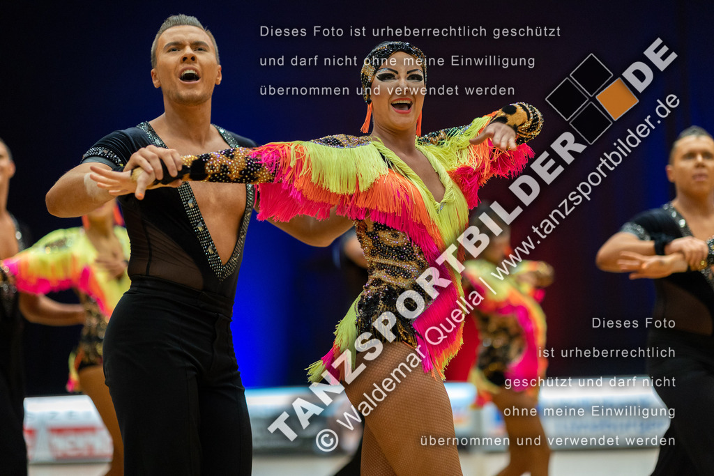 20230115-00380 | Hier finden Sie Tanz Bilder vom Latein und Standard Formationen tanzen. Sportbilder vom Tanzsport. Schöne Fotos und von Weltmeisterschaft, Europameisterschaft, Bundesliga, Regionalliga, Oberliga und Landesliga sowie von GOC Stuttgart, DanceComp, WM Bremen