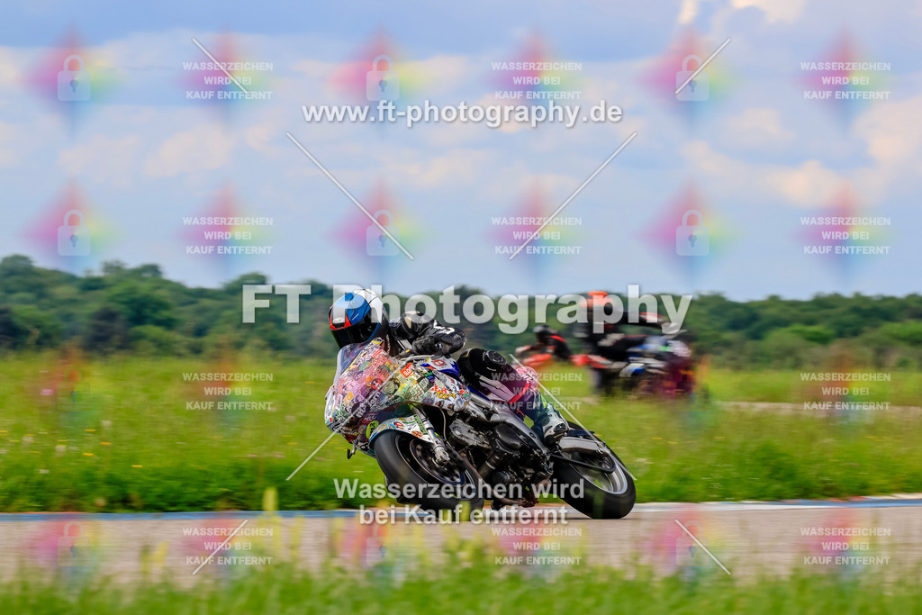 MotoTeam-1165 | Hier findet Ihr Bilder von Touristenfahrten auf der Nürburgring Nordschleife oder von anderen Veranstaltungen die ich besucht habe. Viel Spass beim Durch Schauen 