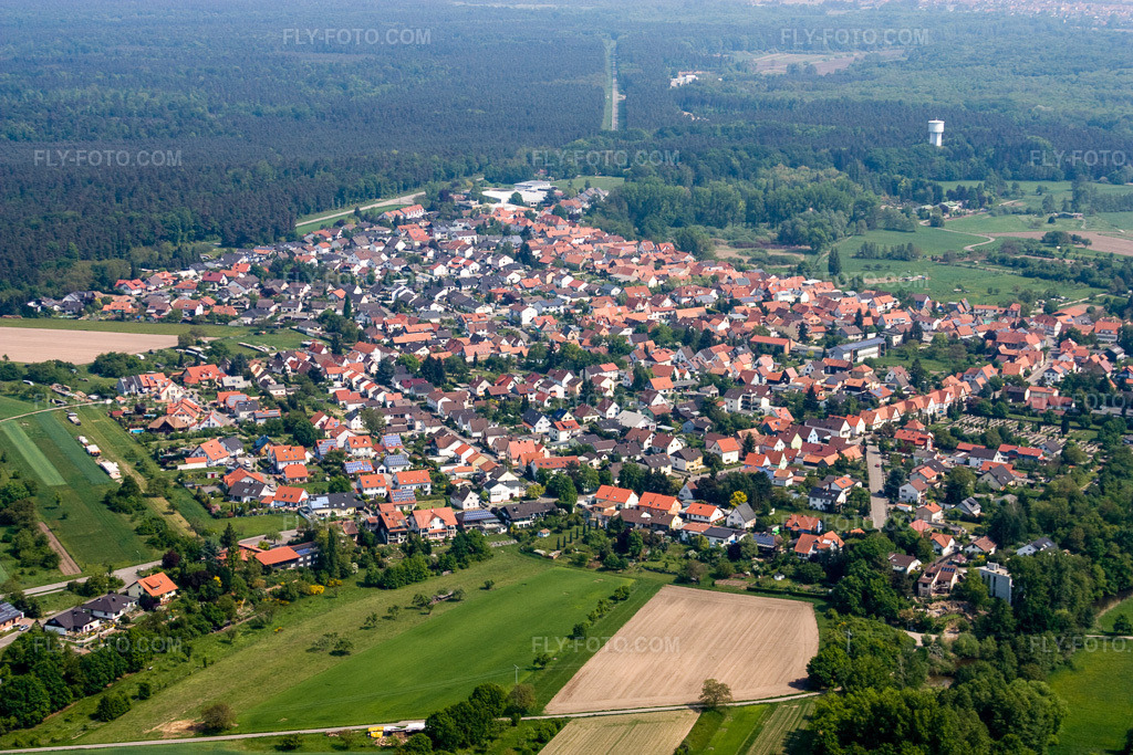 Aerial view: View of the town in Lauterbourg in the state Bas-Rhin, France. – Photo: IMG_18157.jpg taken on 05/03/2009 by Werner Riehm/FLY-FOTO.com – Resolution of the original: 4272 x 2848 px