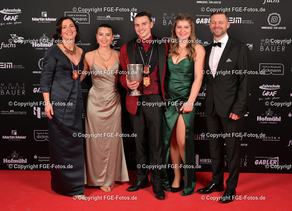 20240113-fge-fotos-0038 | Eröffnungsball der FGE am 13.01.2024 im Alten Stadttheater in Eichstätt. - Realisiert mit Pictrs.com