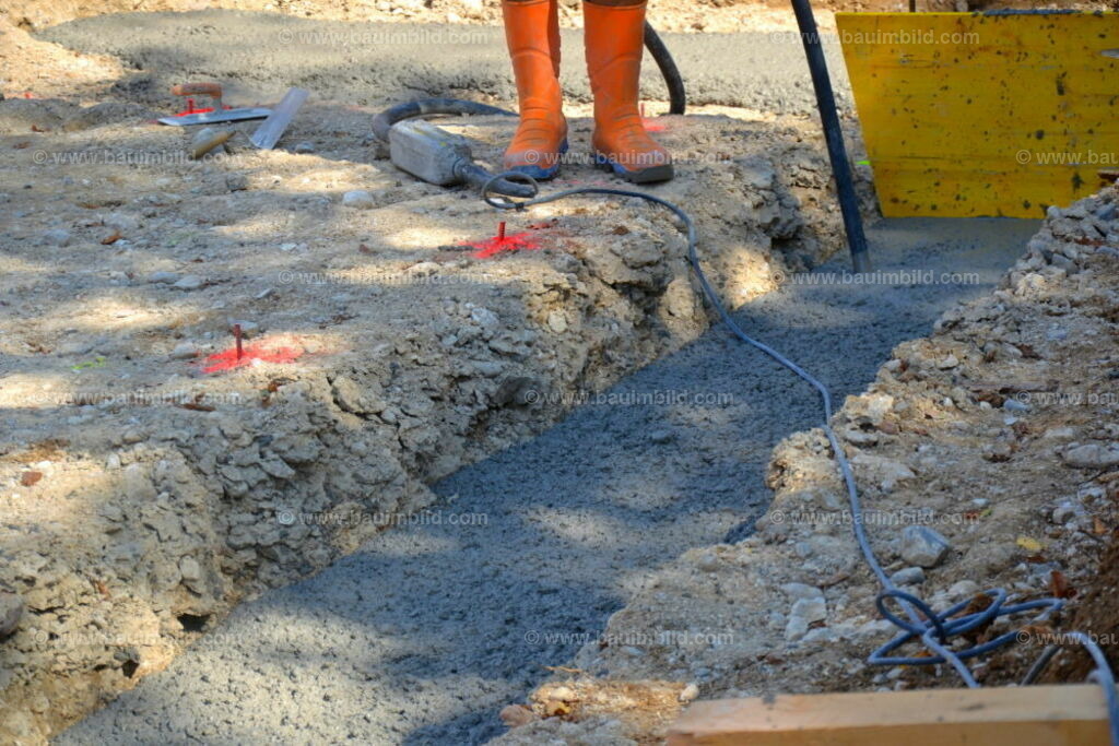 bib-lg04-betonarbeiten-0017 | Nach LV-Leistungsgruppen sortierte Detailfotos über den Bau eines Hauses. Alle Hausbau-Bilder direkt vom Urheber und Autor der Website Haus-Selber-Bauen.com
