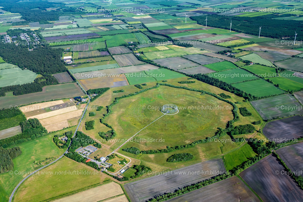 Bramstedt Aufklärungsstellung_ELS_7703100623 | BRAMSTEDTLUND 10.06.2023 Gelände der Erdfunkstelle Aufklärungsstellung Bramstedtlund - Antennenarray "Kastagnette" des Bataillons Elektronische Kampfführung 911 ( EloKaBtl 911) in Bramstedtlund im Bundesland Schleswig-Holstein, Deutschland. Nur für redaktionelle Nutzung freigegeben ! // Site of the earth station Aufklaerungsstellung Bramstedtlund - Antennenarray "Kastagnette" in Bramstedtlund in the state Schleswig-Holstein, Germany. Editorial use only ! Foto: Martin Elsen