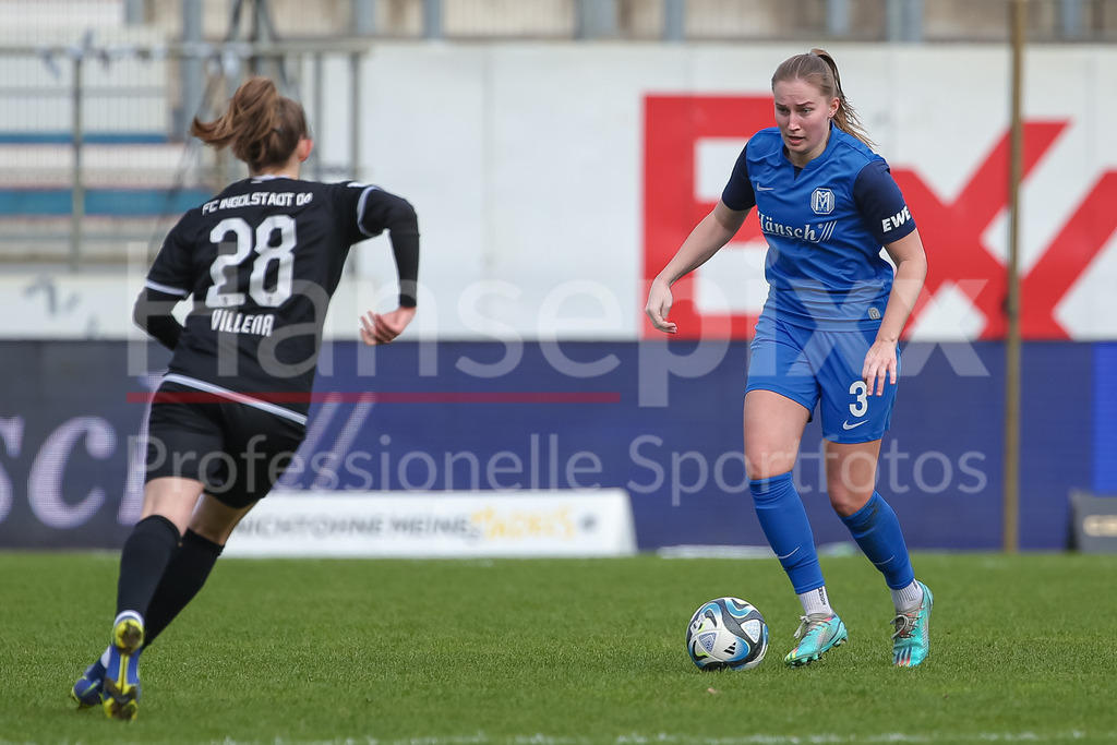 Fussball, 2. Frauen-Bundesliga, SV Meppen - FC Ingolstadt 04 | v.li.: Rebecca Villena Y Scheffler (FC Ingolstadt 04, 28) und Nina Rolfes (SV Meppen, 3) am Ball, Einzelbild, Ganzkörper, Aktion, Action, Spielszene, DIE DFB-RICHTLINIEN UNTERSAGEN JEGLICHE NUTZUNG VON FOTOS ALS SEQUENZBILDER UND/ODER VIDEOÄHNLICHE FOTOSTRECKEN. DFB REGULATIONS PROHIBIT ANY USE OF PHOTOGRAPHS AS IMAGE SEQUENCES AND/OR QUASI-VIDEO.