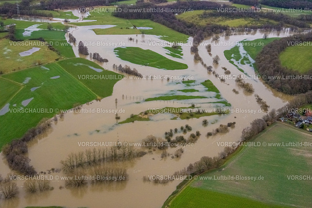Huenxe231204129 | Luftbild vom Hochwasser der Lippe, Weihnachtshochwasser 2023, Fluss Lippe tritt nach starken Regenfällen über die Ufer, Überschwemmungsgebiet Barnumer Weide, Lippeaue bei Damm und Bricht Landschaftsschutzgebiet, Stadtgrenze Schermbeck und Hünxe, Gartrop, Hünxe, Ruhrgebiet, Nordrhein-Westfalen, Deutschland