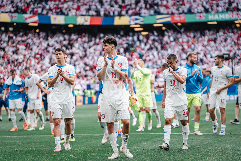 Fußball | Herren | UEFA-Fußball-Europameisterschaft 2024 | Gruppe B | Kroatien vs. Albanien | 19.06.2024 | Team Tschechien nach dem Spiel, Ladislav Krejci (#18, Tschechien) in der mitte