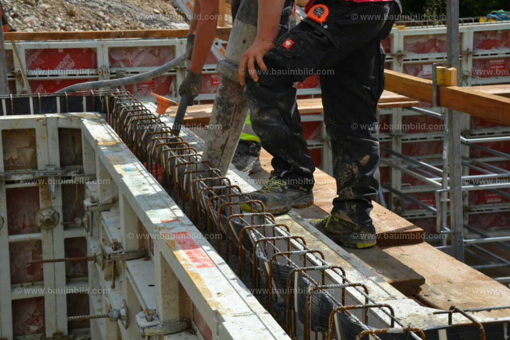 bib-lg04-betonarbeiten-0187 | Nach LV-Leistungsgruppen sortierte Detailfotos über den Bau eines Hauses. Alle Hausbau-Bilder direkt vom Urheber und Autor der Website Haus-Selber-Bauen.com