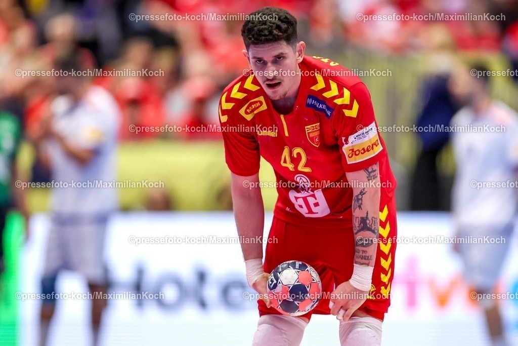 EHF18012601137 | 18.01.2026, Handball, Men's EHF EURO 2026, Portugal - Nordmazedonien, Jyske Bank Boxen in Herning, Dänemark, Preliminary Round:  Marko Stojkovikj (North Macedonia #42) 