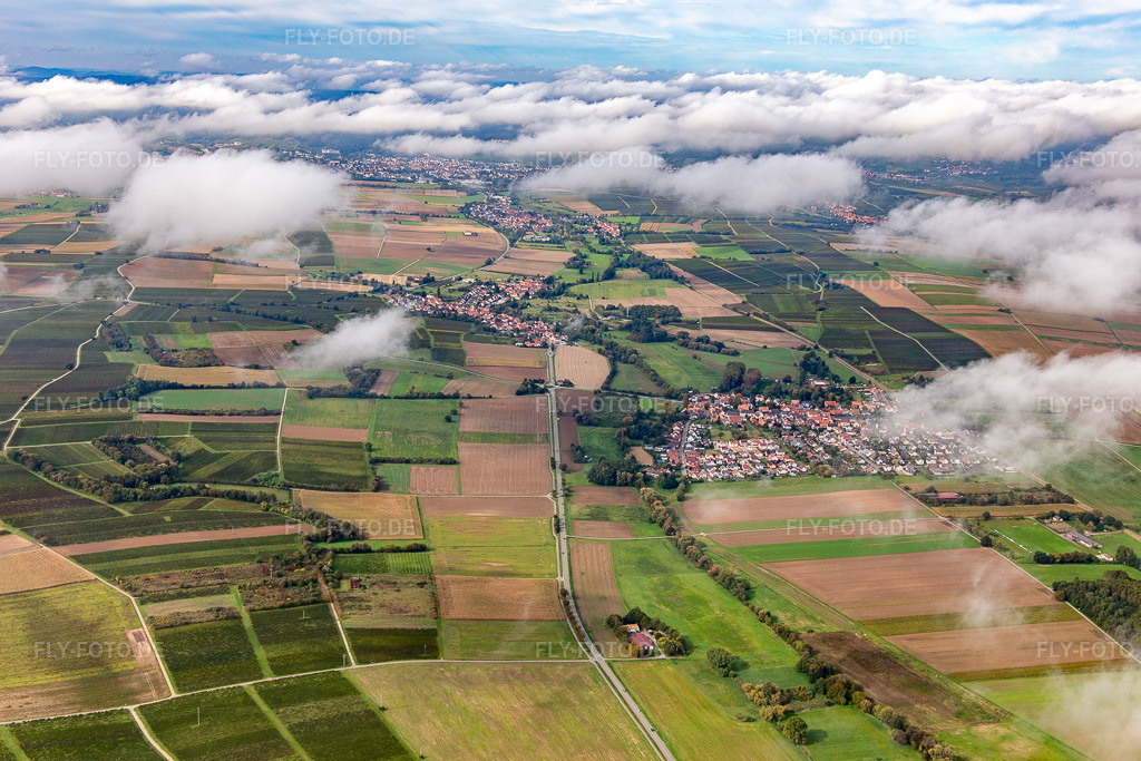 Luftbild: Dörfger unter herbstlichen Wolken in Oberhausen im Bundesland Rheinland-Pfalz in Deutschland. Foto: IMG_143644.jpg vom 06.10.2024 durch Werner Riehm/FLY-FOTO.de