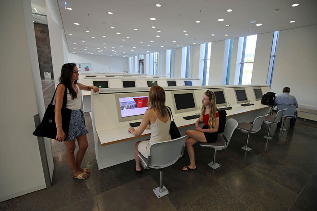 Foto: Leipzig - Universität Leipzig | Das Team hinter BILDLEXIKON LEIPZIG bündelt historische wie aktuelle Informationen über die Stadt Leipzig in Text und Bild auf einer Plattform und stellt diese der interessierten Öffentlichkeit zur Verfügung.