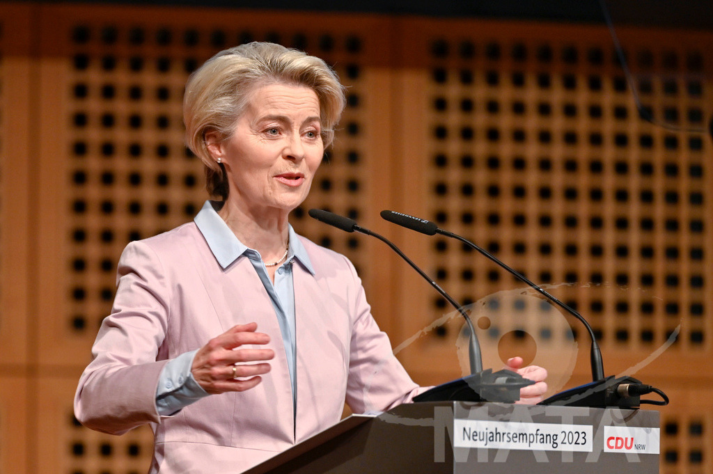 _DWI0682 | Politikerin Ursula von der Leyen beim CDU-NRW Neujahrsempfang in Düsseldorf. Düsseldorf, 28.01.2023 - Realisiert mit Pictrs.com