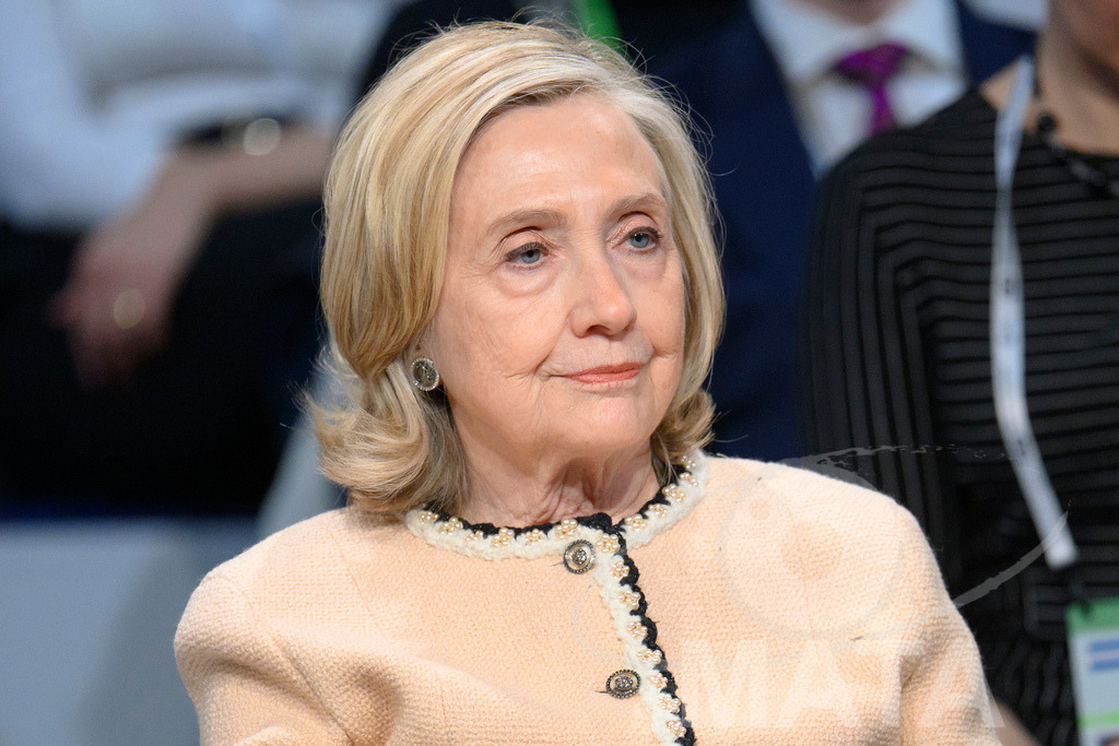 _DWA0315 | Die US-Politikerin Hillary Clinton auf der Veranstaltung Girls Just Want to Have Fundamental Rights: Fighting the Global Pushback im Rahmen der Münchner Sicherheitskonferenz 2026. München, 14.02.2026 Bayern Deutschland - Realisiert mit Pictrs.com