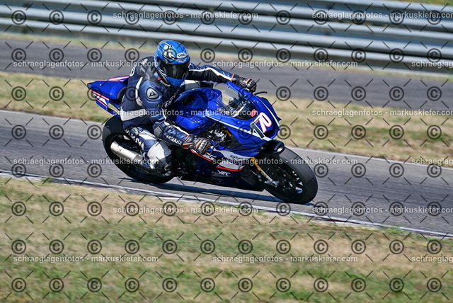 26bt04-0100 | markuskiefer.com - Realisiert mit Pictrs.com