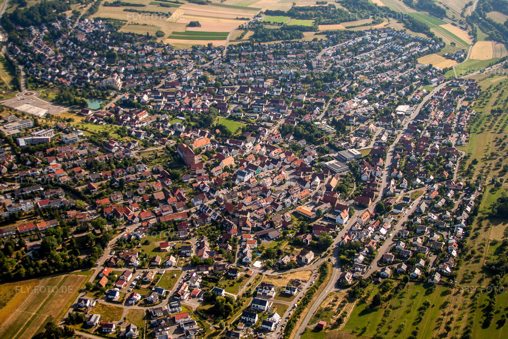 Luftbild: Ortsansicht der Straßen und Häuser der Wohngebiete in Heimsheim im Bundesland Baden-Württemberg in Deutschland. Foto: IMG_70025.jpg vom 06.07.2014 durch Werner Riehm/FLY-FOTO.de