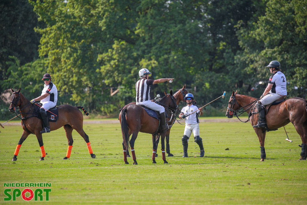 Polo_Willich_070623_151 | Bildergalerie von Sport-Ereignissen aber auch von weiteren spannenden Dingen - nicht nur vom Niederrhein. In Anlehnung an den bekannten Spruch von Hanns Dieter Hüsch heißt das Motto: "Niederrhein ist überall".  - Realisiert mit Pictrs.com