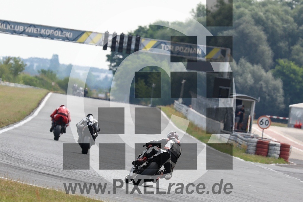 0014-20240716_13508 | Schöne Erinnerungen an spannende Momente - das festzuhalten ist unser Job. PIXELrace.de ist seit 2003 auf den Rennstrecken Europas unterwegs um die Action draußen beim Fahren und die wunderbare Stimmung imm Fahrerlager für euch einzufangen.