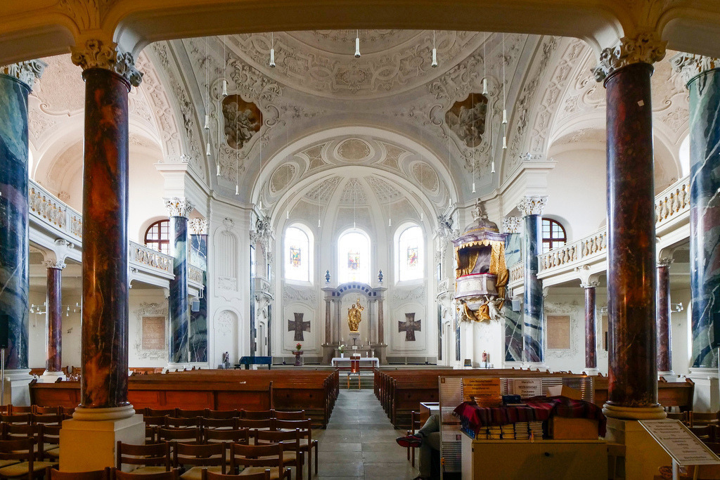 Vesperkirche | Ludwigsburg - Innenaufnahme - Firednskirche - hier soll demnächst die Vesperkirche stattfinden - Realisiert mit Pictrs.com
