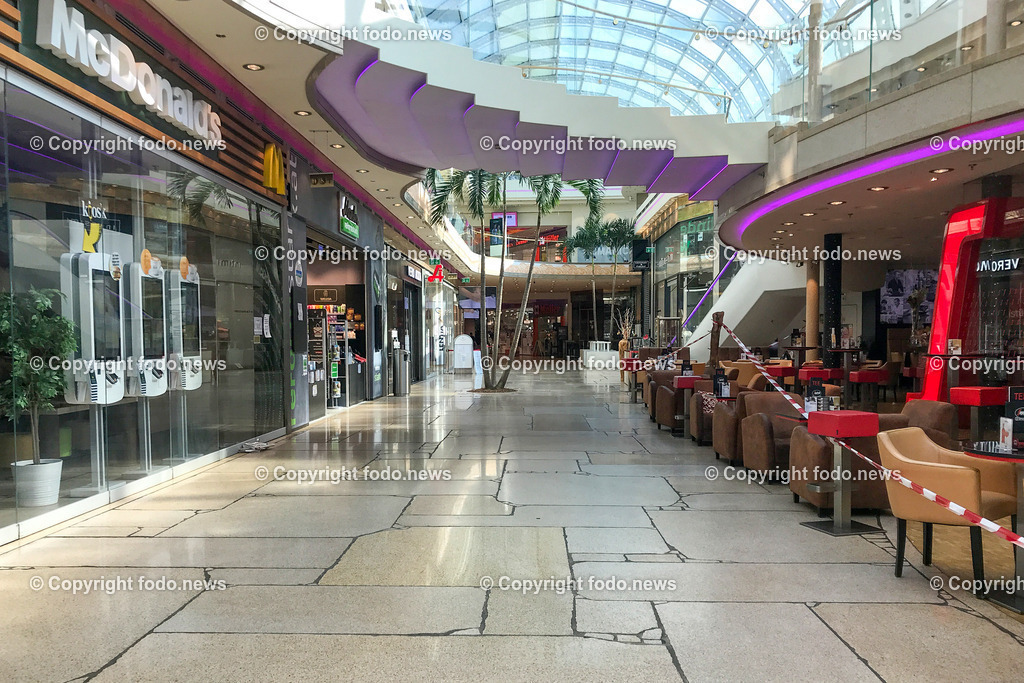 Corona_ 5 Jahre Covid Lockdown_ 15.03.2025-20 | 15.03.2025, Linz, AUT, Corona, 5 Jahre Covid Lockdown, im Bild Stadtansichten, Themenbild, Einkaufszentrum, leer, Absperrung, geschlossen