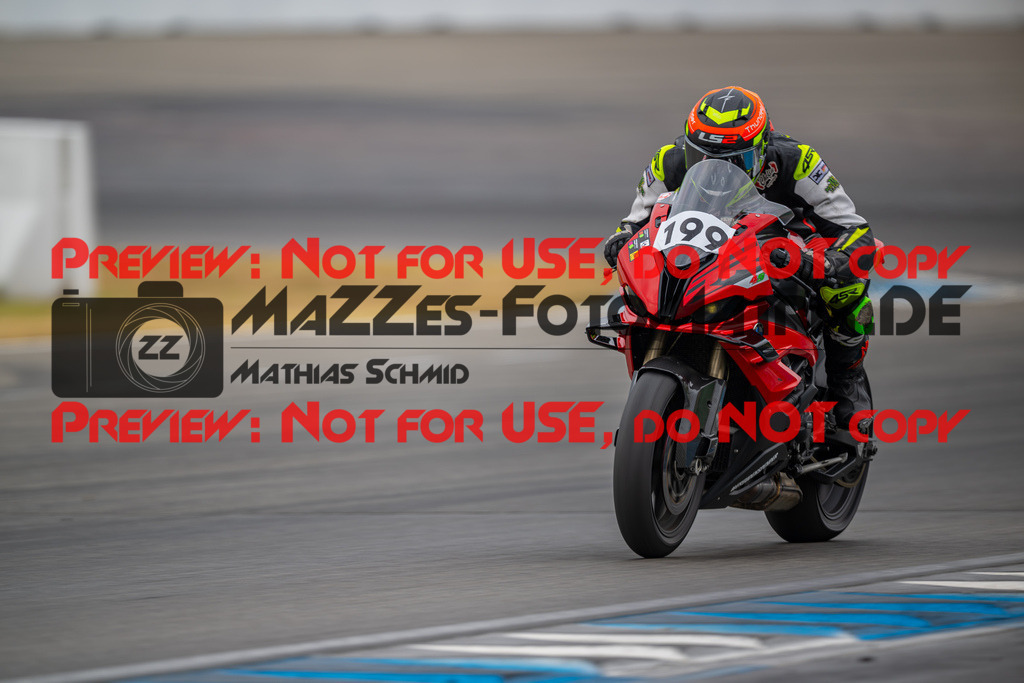MaZZes-Fotomatrix-20260809-574817 | R1