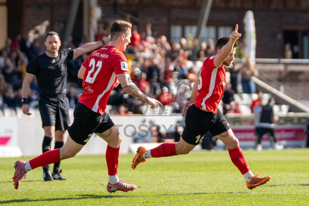 SG Sonnenhof Großaspach vs. KSV Hessen Kassel, Fussball, Regionalliga Südwest, 23. Spieltag, Saison 2025/2026, 07.03.2026 | Loris Maier (SG Sonnenhof Großaspach, #27) und Marius Kunde (SG Sonnenhof Großaspach, #16),SG Sonnenhof Großaspach vs. KSV Hessen Kassel, Fussball, Regionalliga Südwest, 23. Spieltag, Saison 2025/2026, 07.03.2026Foto: photosbyphips/Philip Ziegler