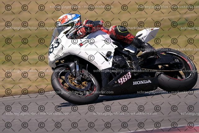 26bt04-1598 | markuskiefer.com - Realisiert mit Pictrs.com