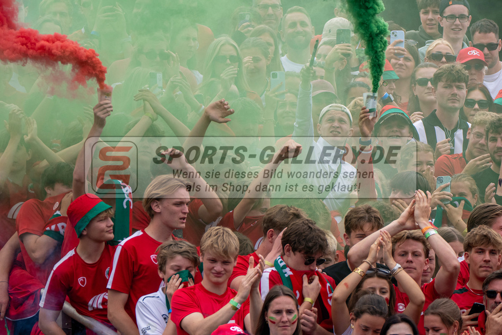 Final4_20250601-1332-HK108492 | Krefeld, Deutschland, 01.06.2025:  Feldhockey Final4 2025 – „Deutsche Feldhockey-Meisterschaften 2025“ Crefelder HTC - Rot-Weiss Köln (Finale Herren) im Gerd-Wellen-Hockeyanlage am 01.06.2025 in Krefeld, Deutschland. (Foto von Kramhöller/Fehrmann/Kaste)Krefeld, Germany, 01.06.2025: Feldhockey Final4 2025 – „Deutsche Feldhockey-Meisterschaften 2025“ Harvestehuder HTC - Düsseldorfer HC (Finale Damen) in Gerd-Wellen-Hockeyanlage at 01.06.2025 in Krefeld, Deutschland. (Foto from Kramhöller/Fehrmann/Kaste)
