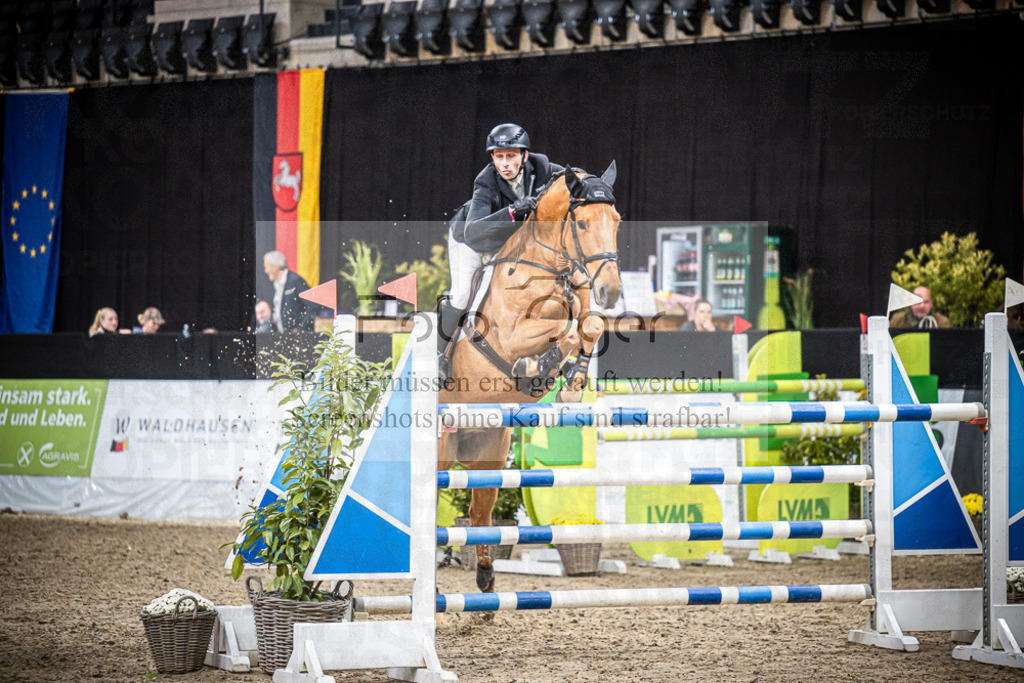 DOS_3285 | Entdecke hochwertige Reitturnierfotos von Foto Oger. Professionell, emotional und authentisch – jetzt Lieblingsmomente im Shop bestellen.Deutschlandweite Turnierfotografie. - Realisiert mit Pictrs.com