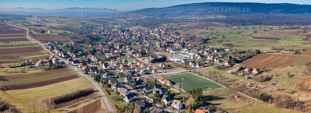 Vue aérienne: Panorama depuis l'est à Preuschdorf dans le département Bas Rhin, France – .Photo: IMG_37422-Bearbeitet.jpg prise le 07/02/2011 par Werner Riehm/FLY-FOTO.eu – Résolution de l'original: 8424 x 3083 px